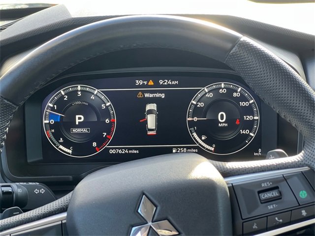 Used 2024 Mitsubishi Outlander SE image 16