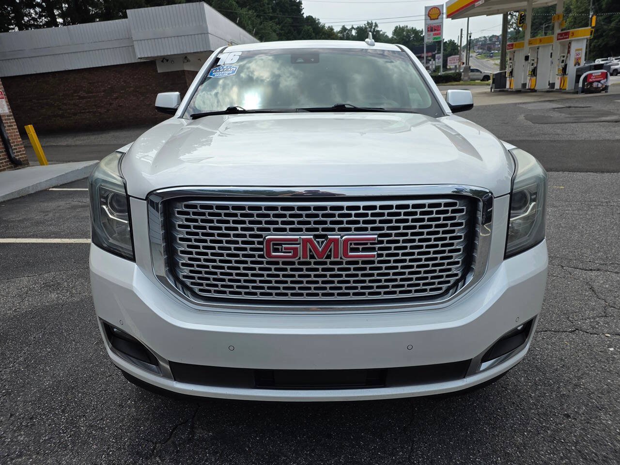 Used 2016 GMC Yukon XL Denali w/ Open Road Package RWD image 9