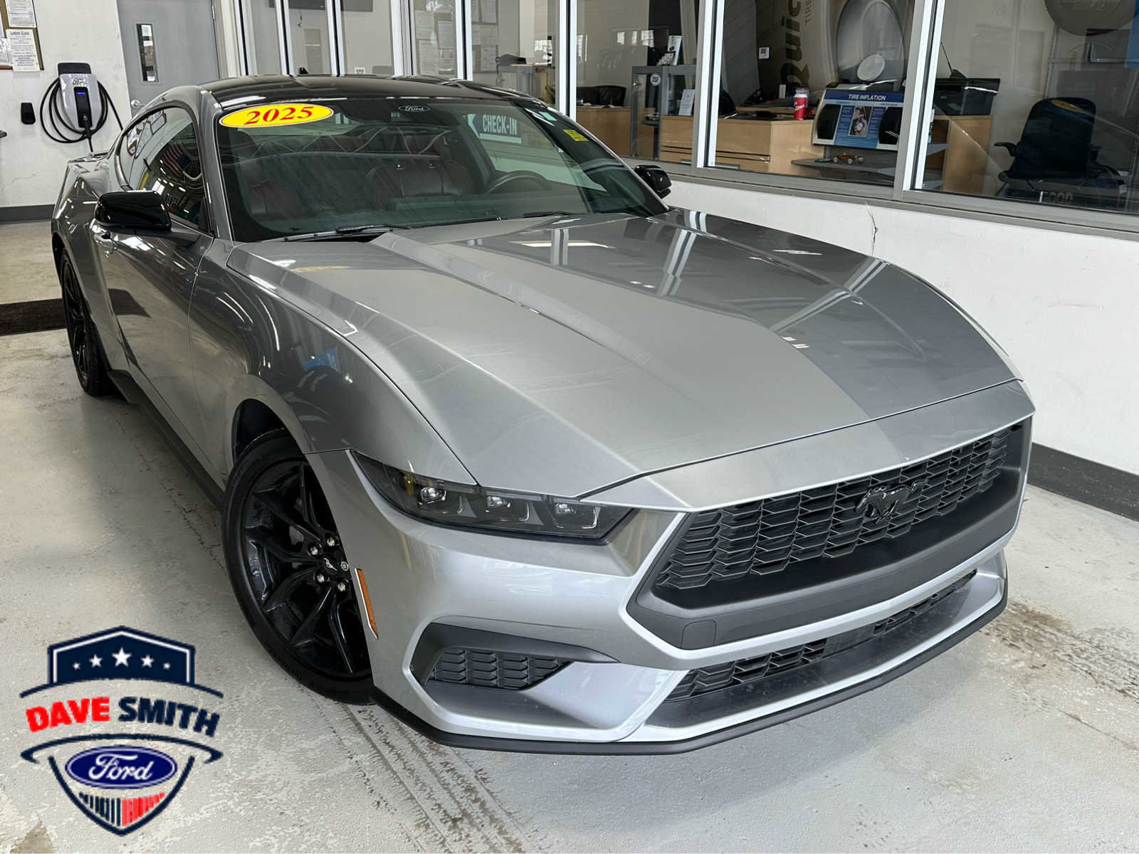 Used 2025 Ford Mustang Premium image 1