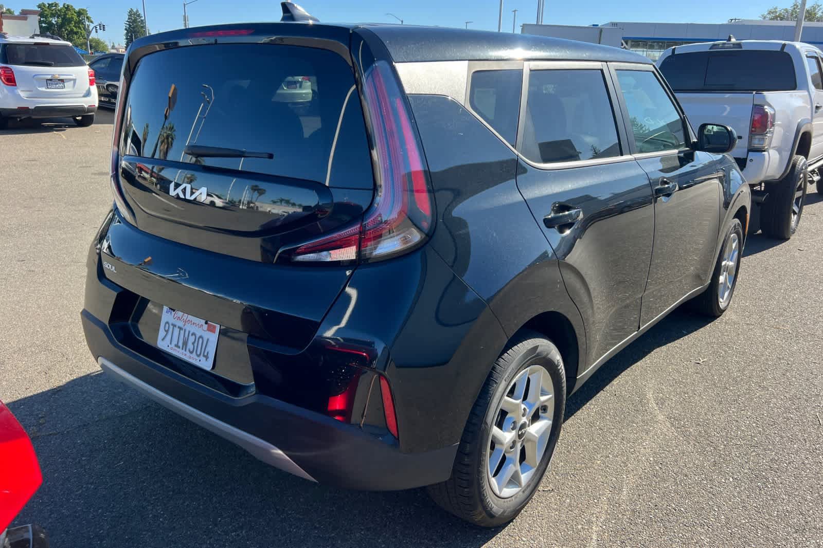 Used 2024 Kia Soul LX w/ Option Group 015 FWD image 4