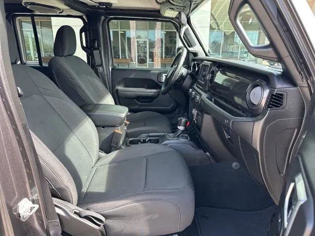 Certified 2022 Jeep Gladiator Sport image 41