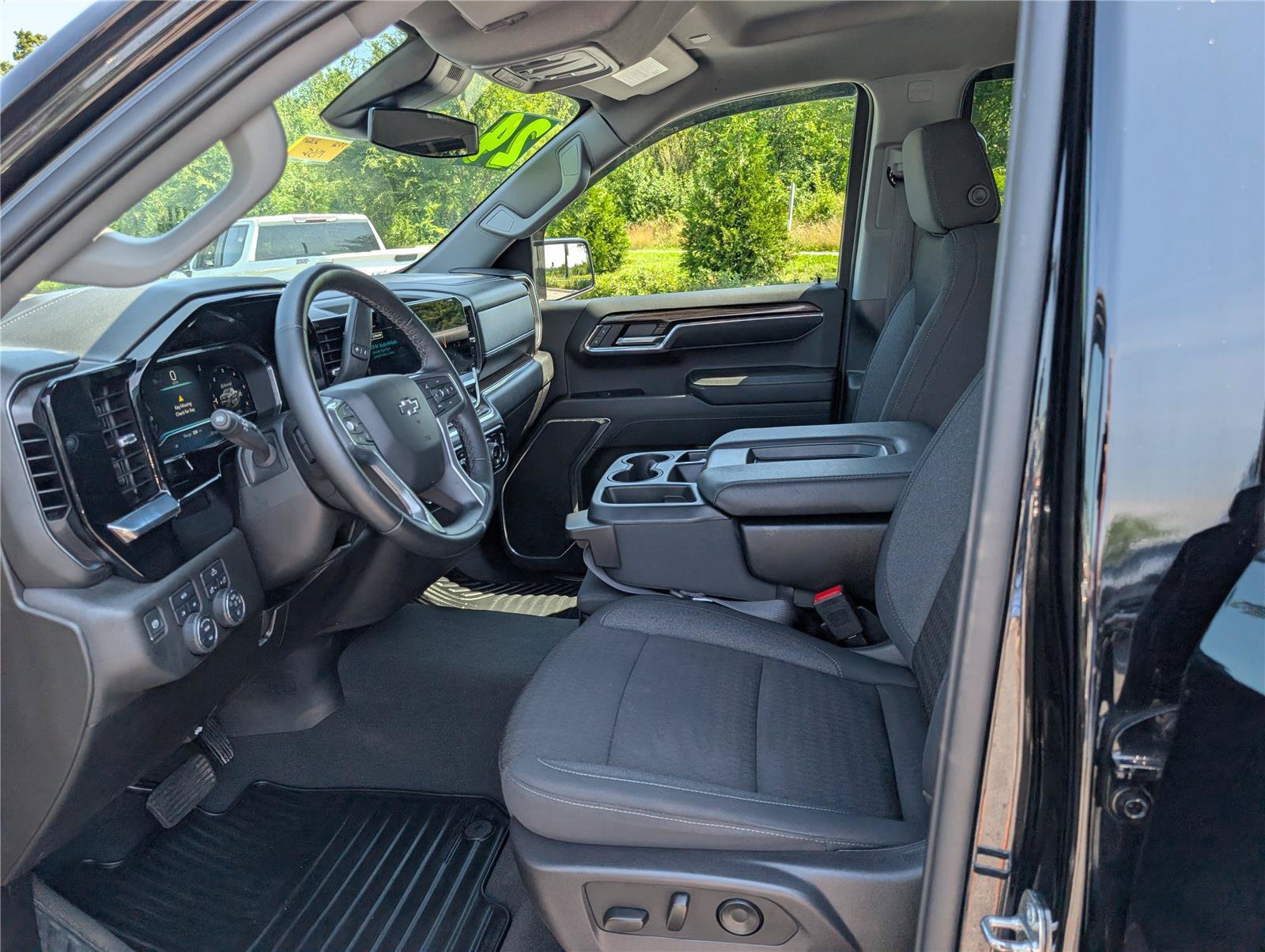 Used 2024 Chevrolet Silverado 1500 RST AWD/4WD image 14