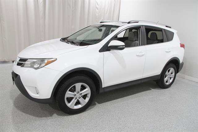 Used 2014 Toyota RAV4 XLE AWD/4WD image 3