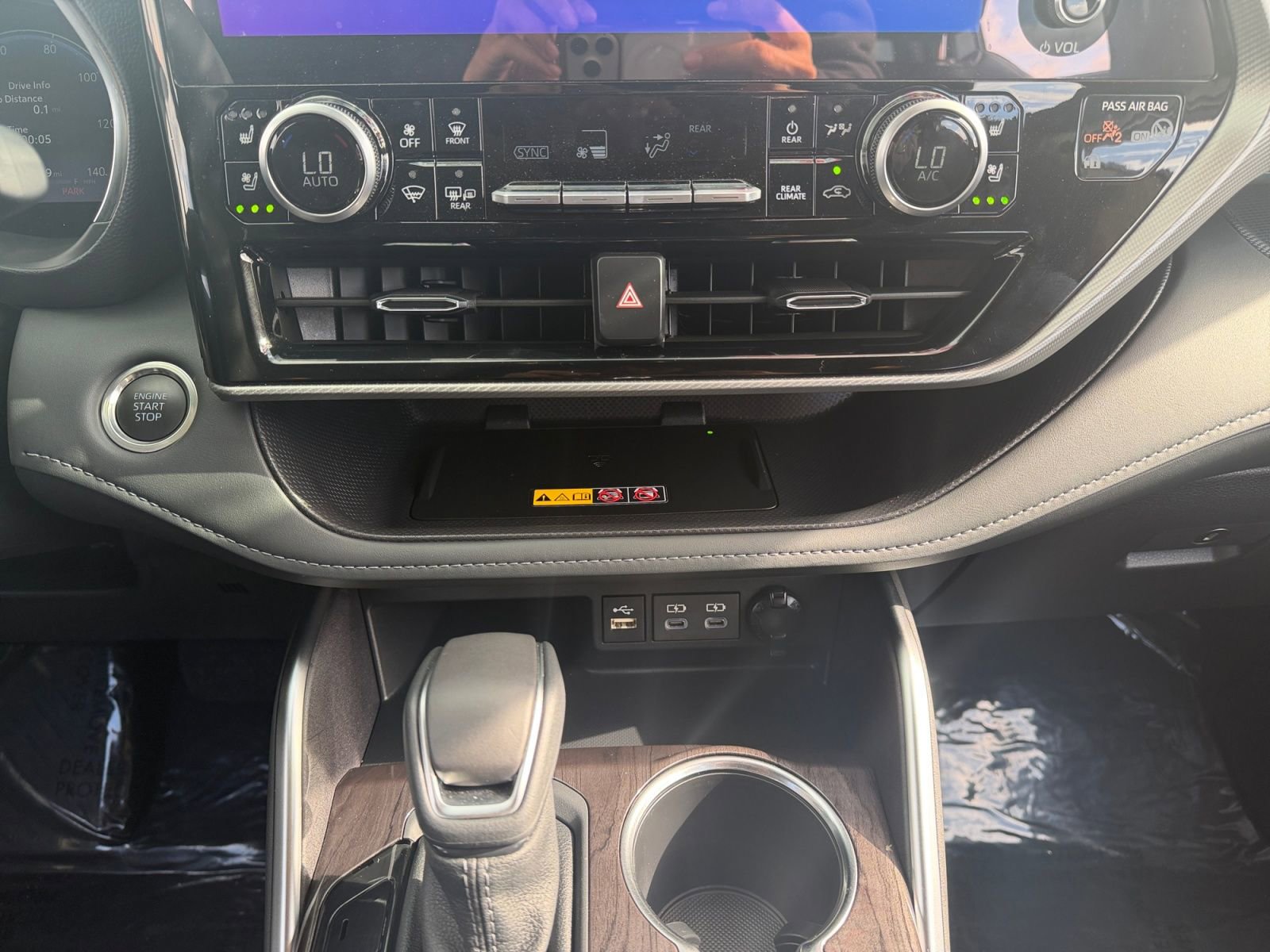 Certified 2025 Toyota Highlander Platinum image 17