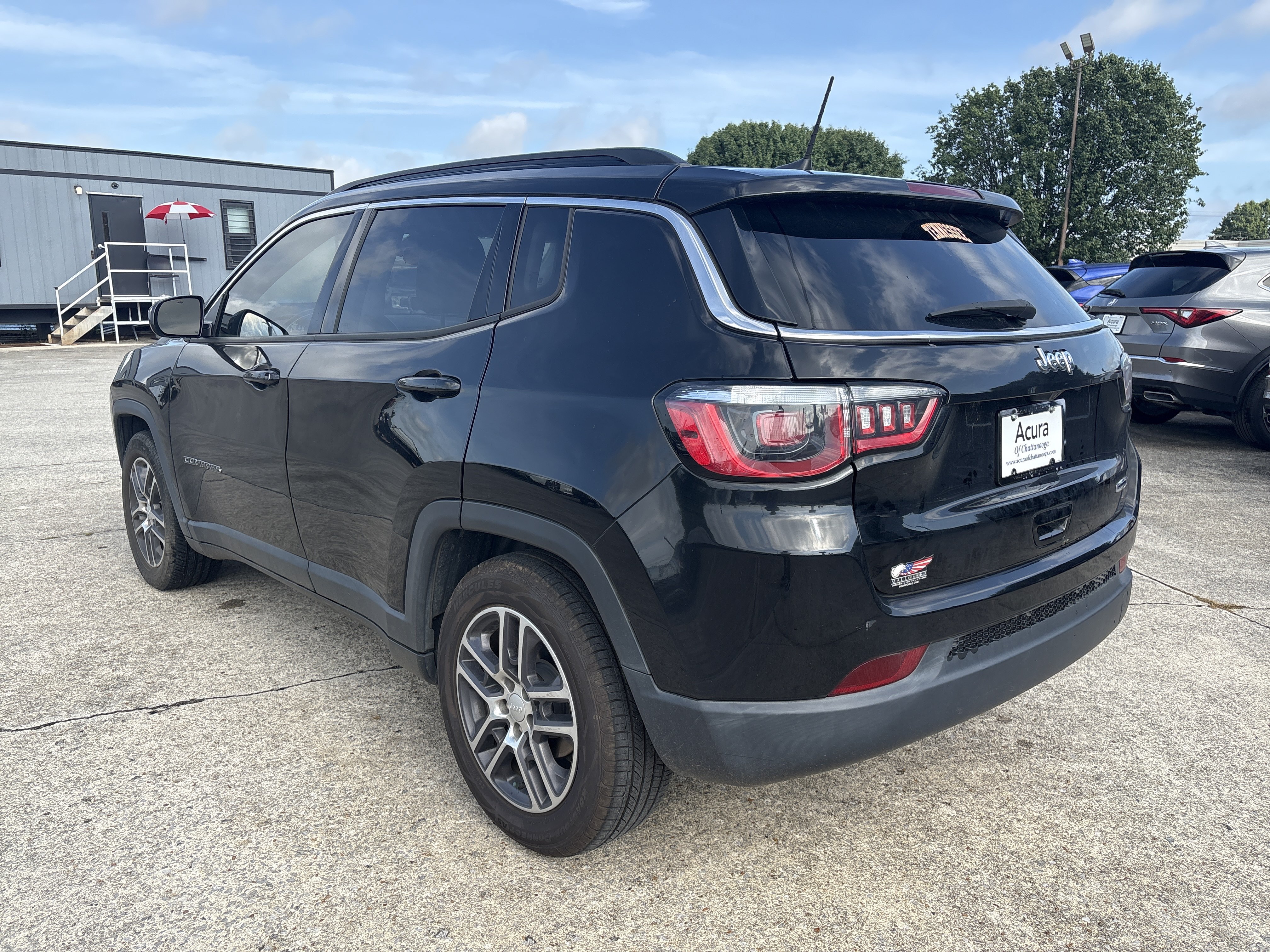 Used 2019 Jeep Compass Latitude w/ Popular Equipment Group FWD image 3