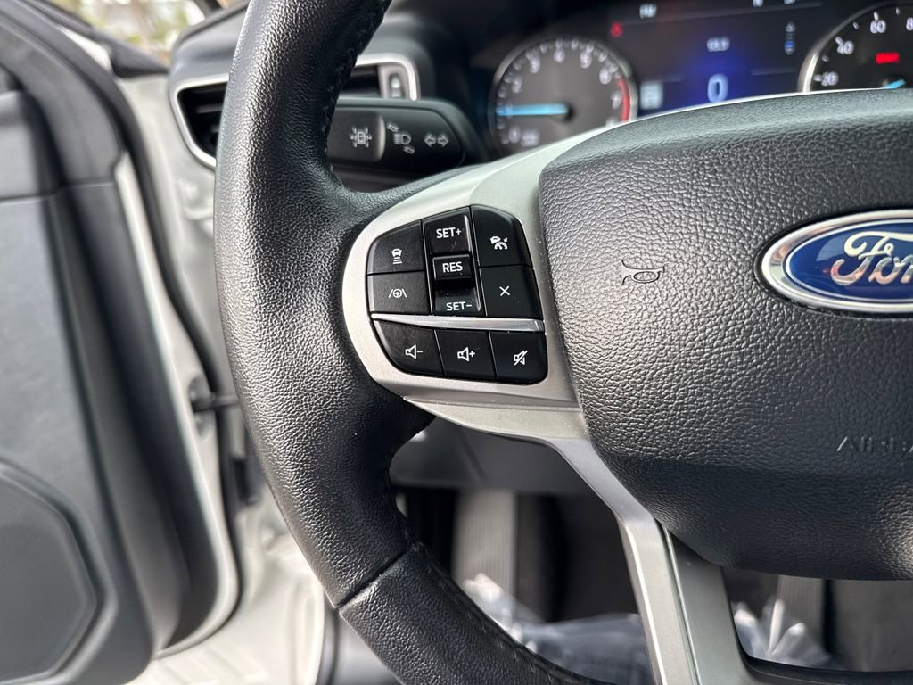 Certified 2024 Ford Explorer Limited w/ Limited Technology Package image 16