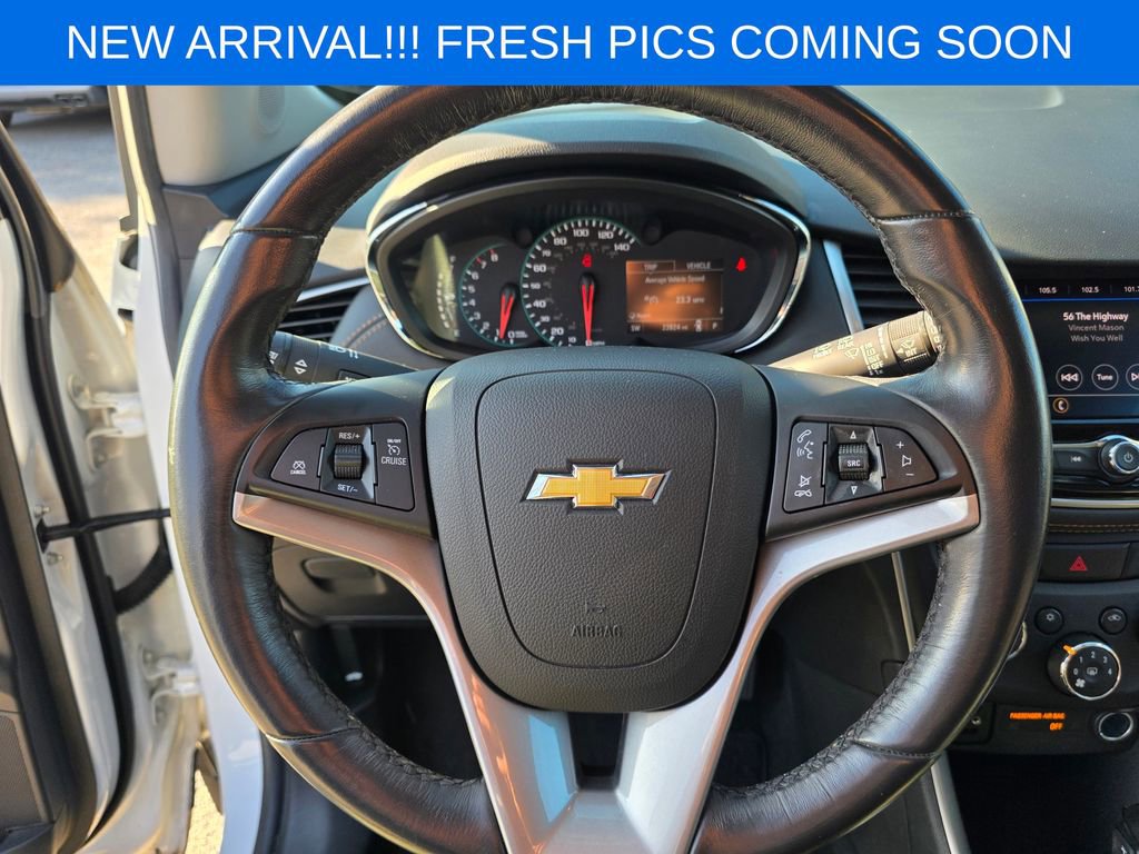 Used 2022 Chevrolet Trax LT w/ Driver Confidence Package image 12
