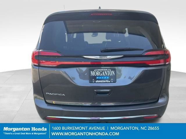 Used 2021 Chrysler Pacifica Touring-L w/ Uconnect Theater Family Group FWD image 7