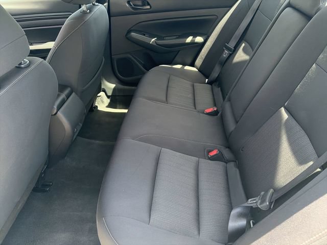 Used 2024 Nissan Altima 2.5 SV FWD image 16