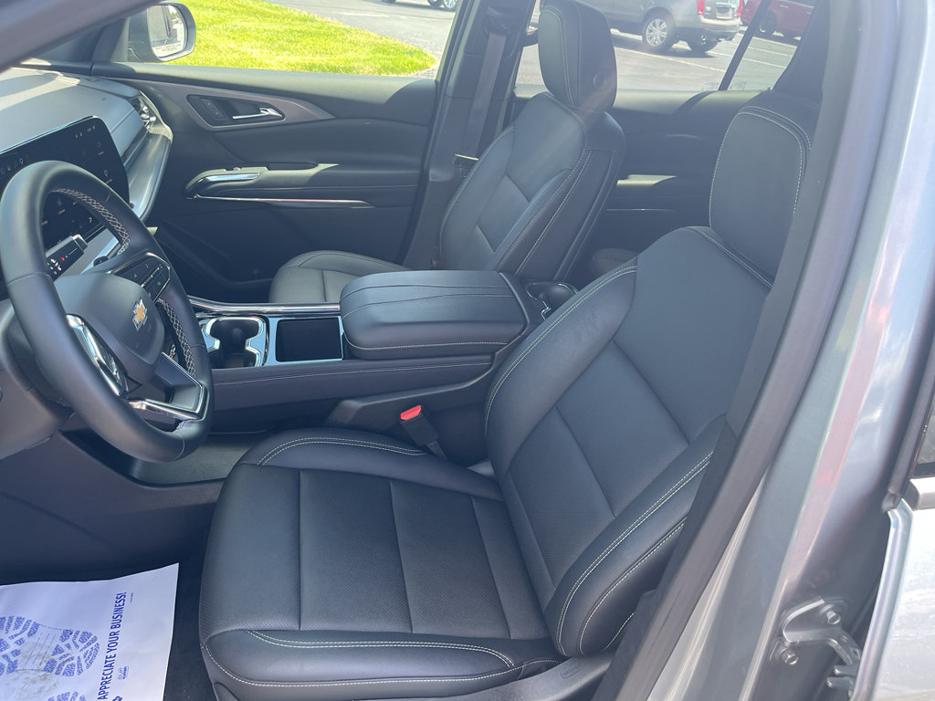 Used 2026 Chevrolet Traverse LT AWD/4WD image 14