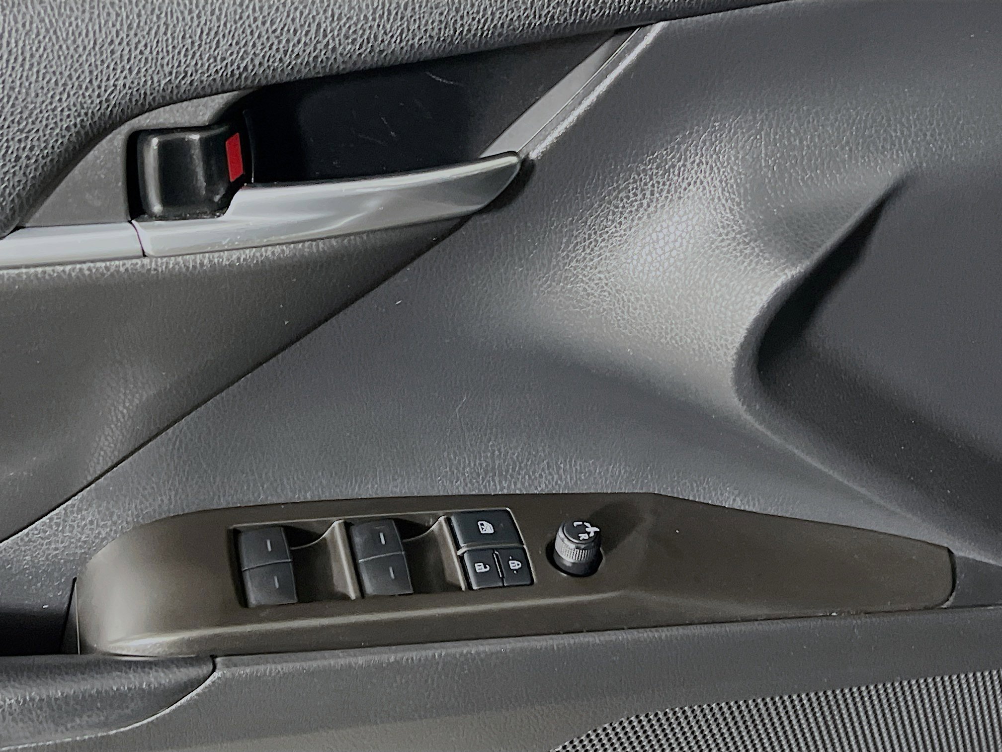 Used 2022 Toyota Camry LE image 17