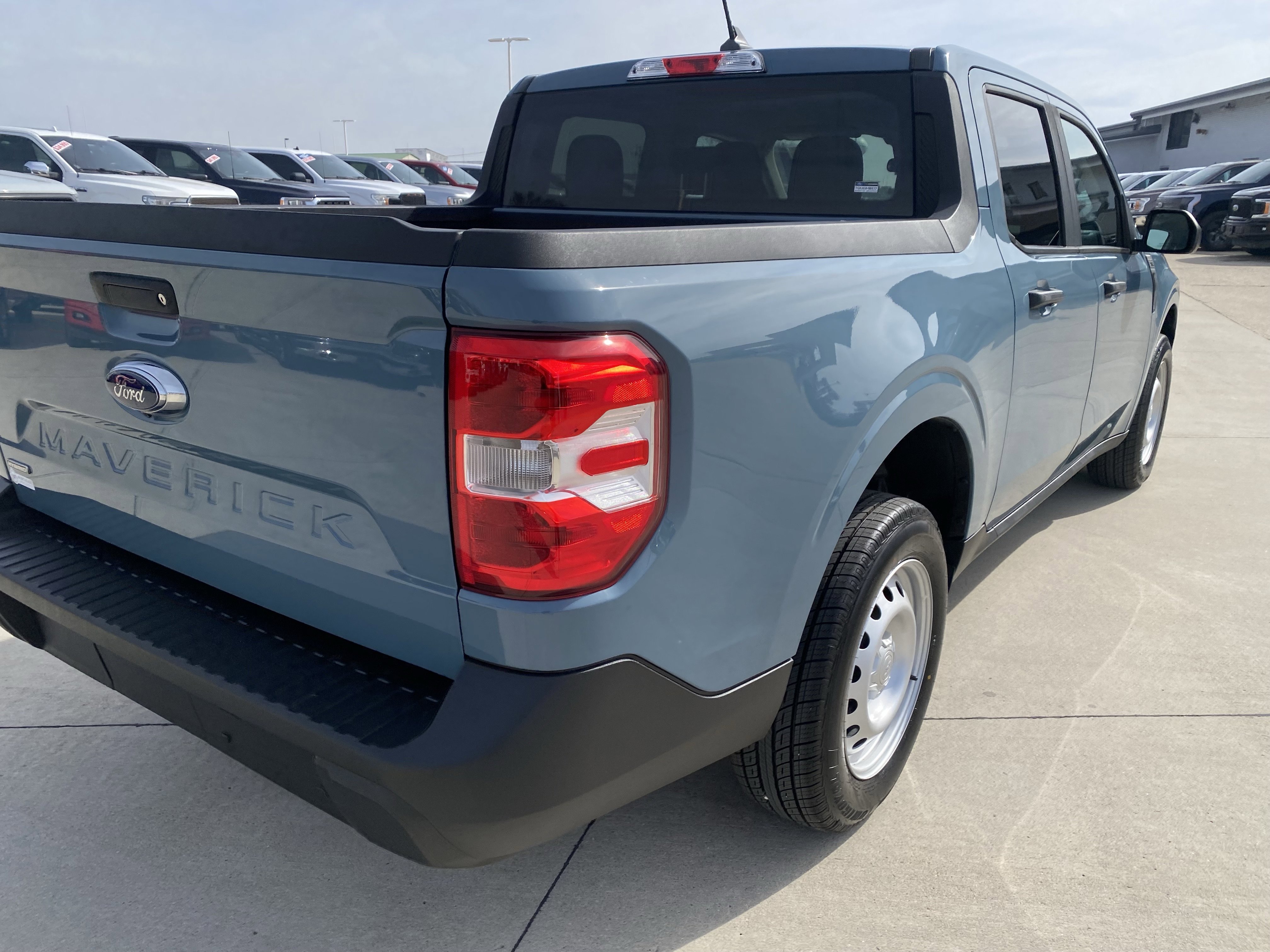 Used 2022 Ford Maverick XL FWD image 6