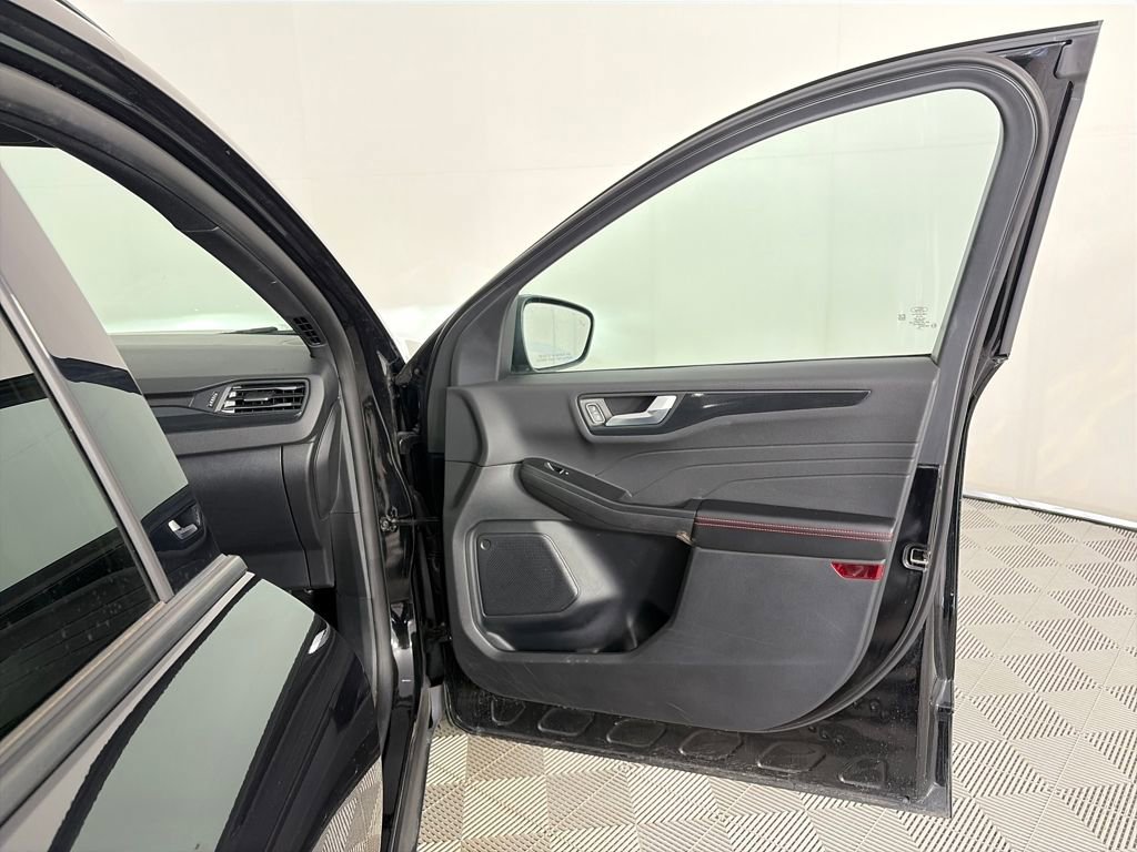 Used 2025 Ford Escape ST-Line Select image 30
