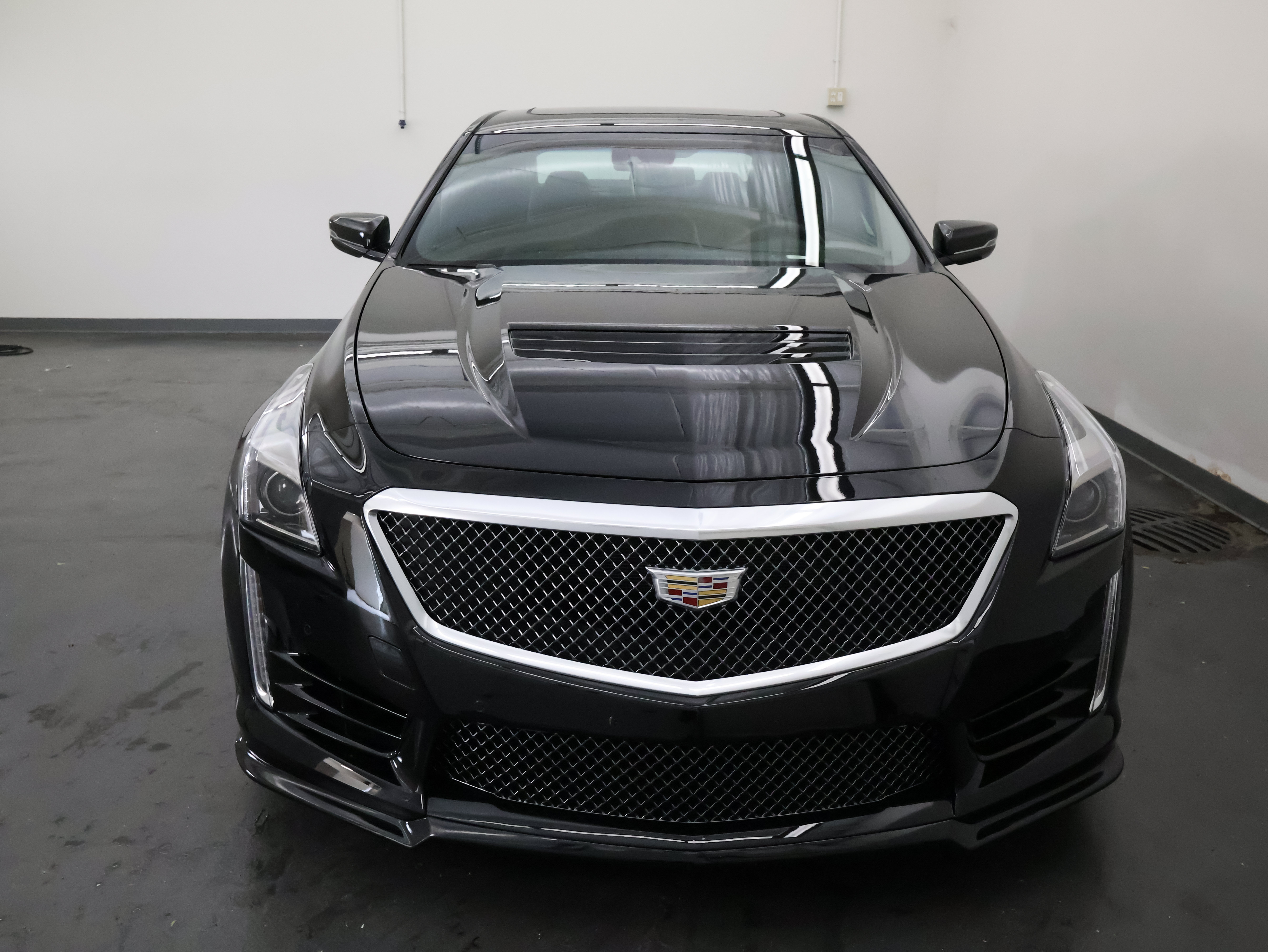 Used 2019 Cadillac CTS V w/ Luxury Package RWD image 8