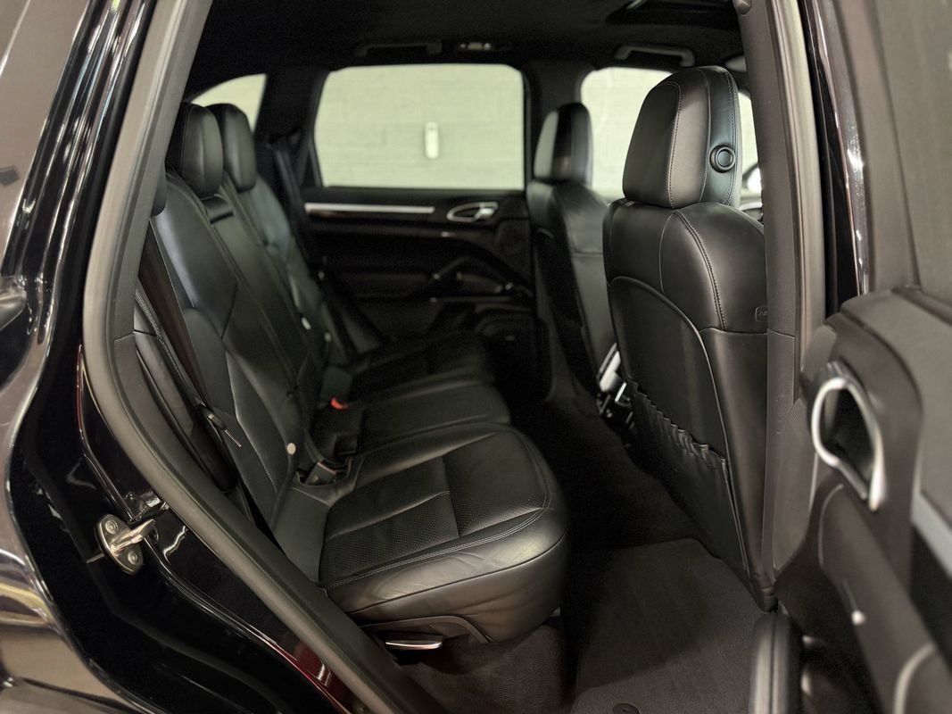 Used 2013 Porsche Cayenne Diesel AWD/4WD image 25
