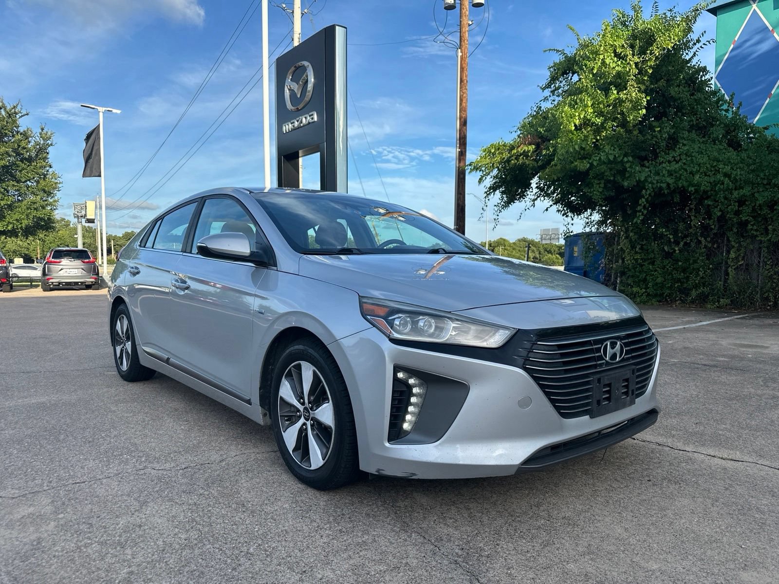 Used 2019 Hyundai Ioniq Limited FWD image 2