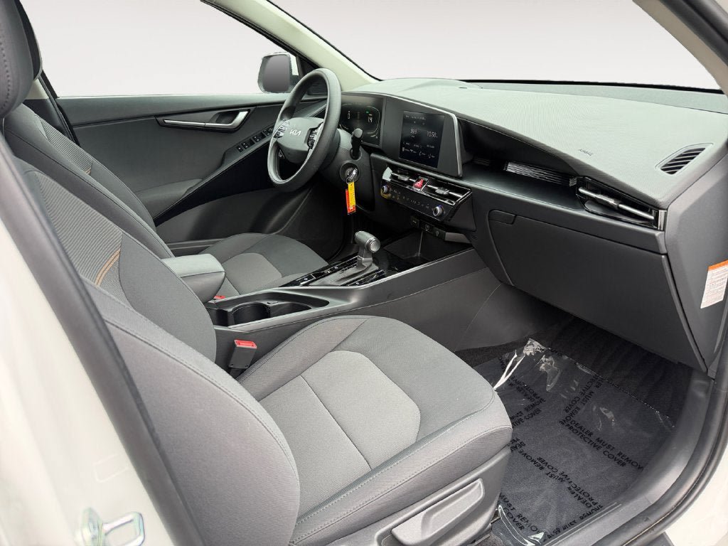 Used 2025 Kia Niro LX FWD image 27