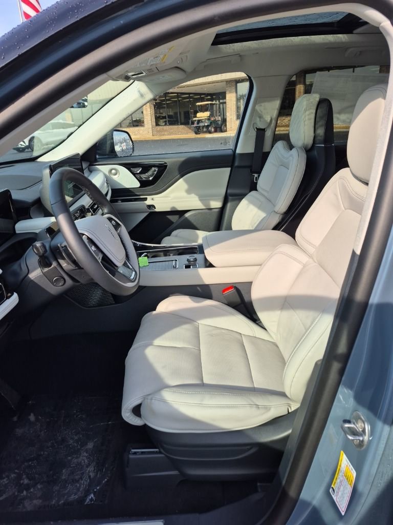 New 2026 Lincoln Aviator Reserve image 17