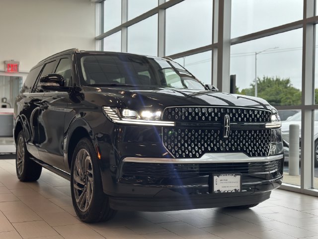 Certified 2025 Lincoln Navigator Reserve AWD/4WD image 49