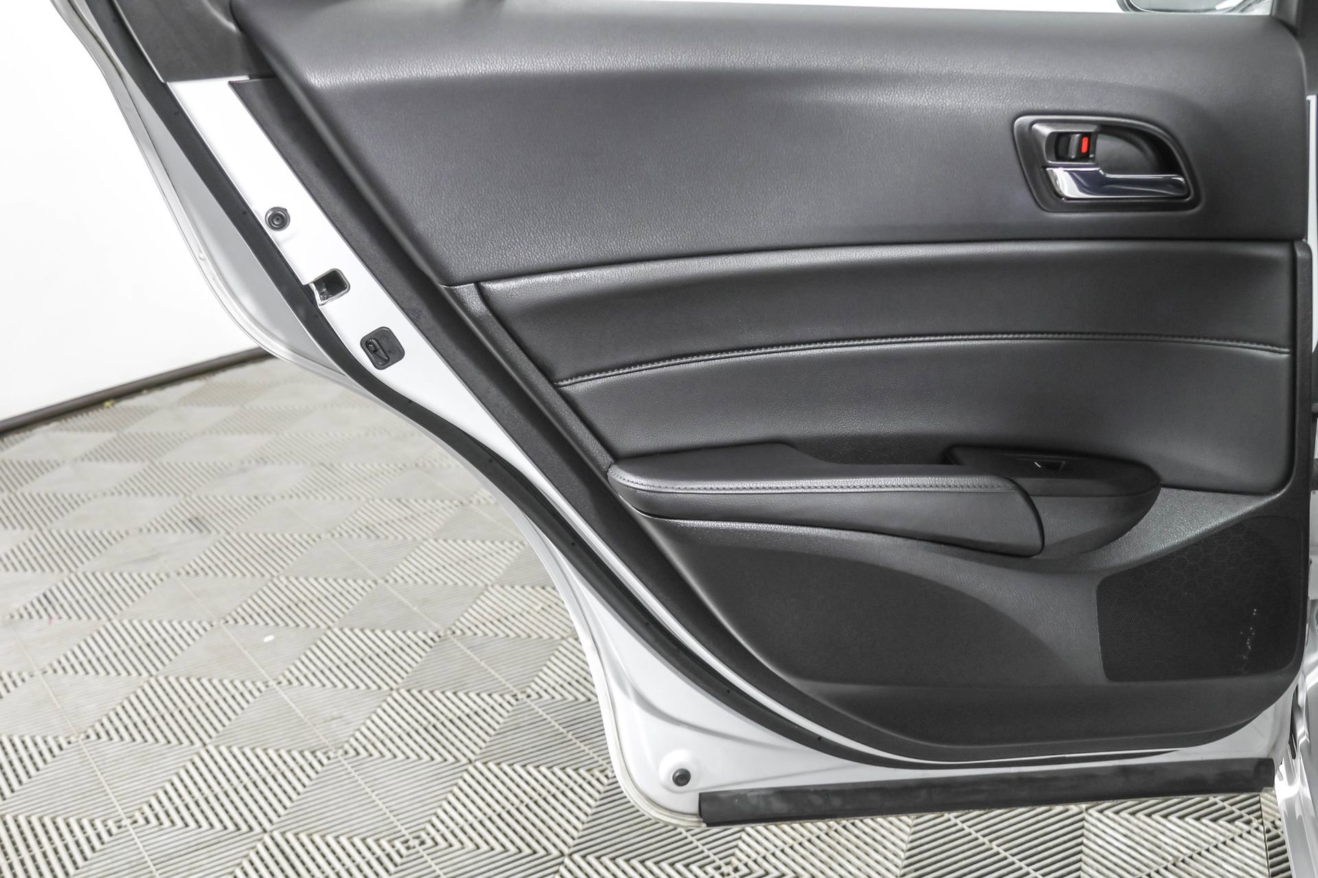 Used 2015 Acura ILX image 38