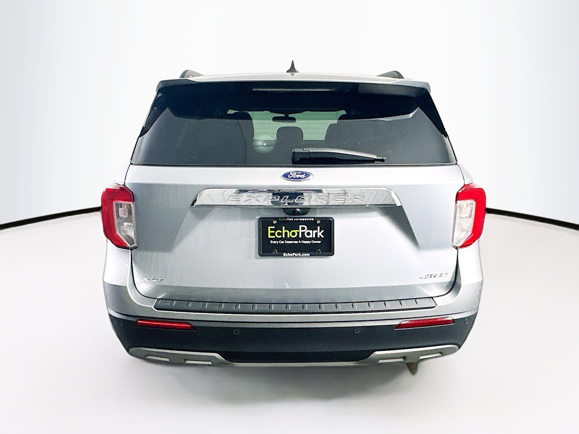 Used 2024 Ford Explorer XLT w/ Equipment Group 202A image 7