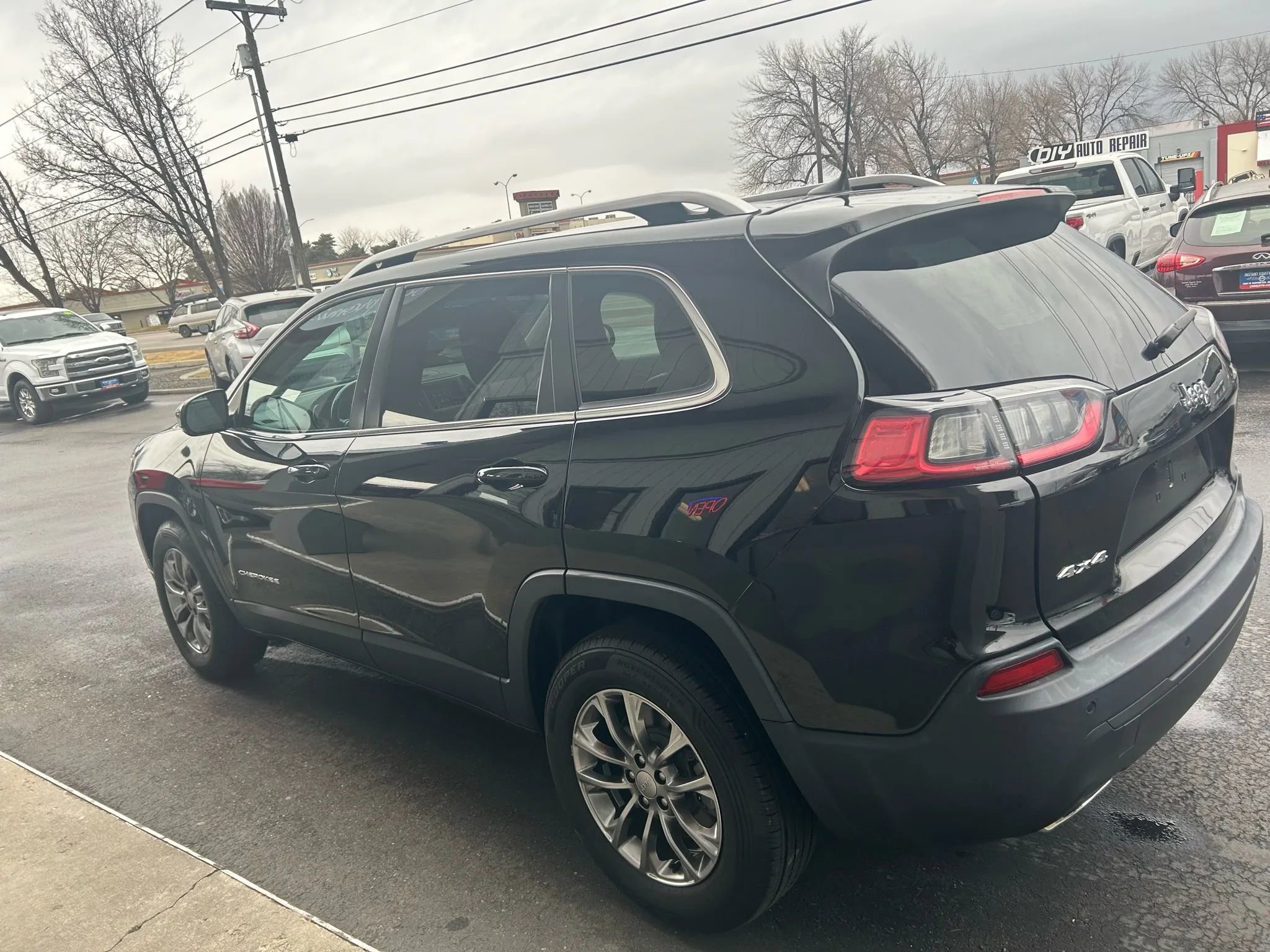 Used 2020 Jeep Cherokee Latitude Lux w/ Comfort/Convenience Group image 31