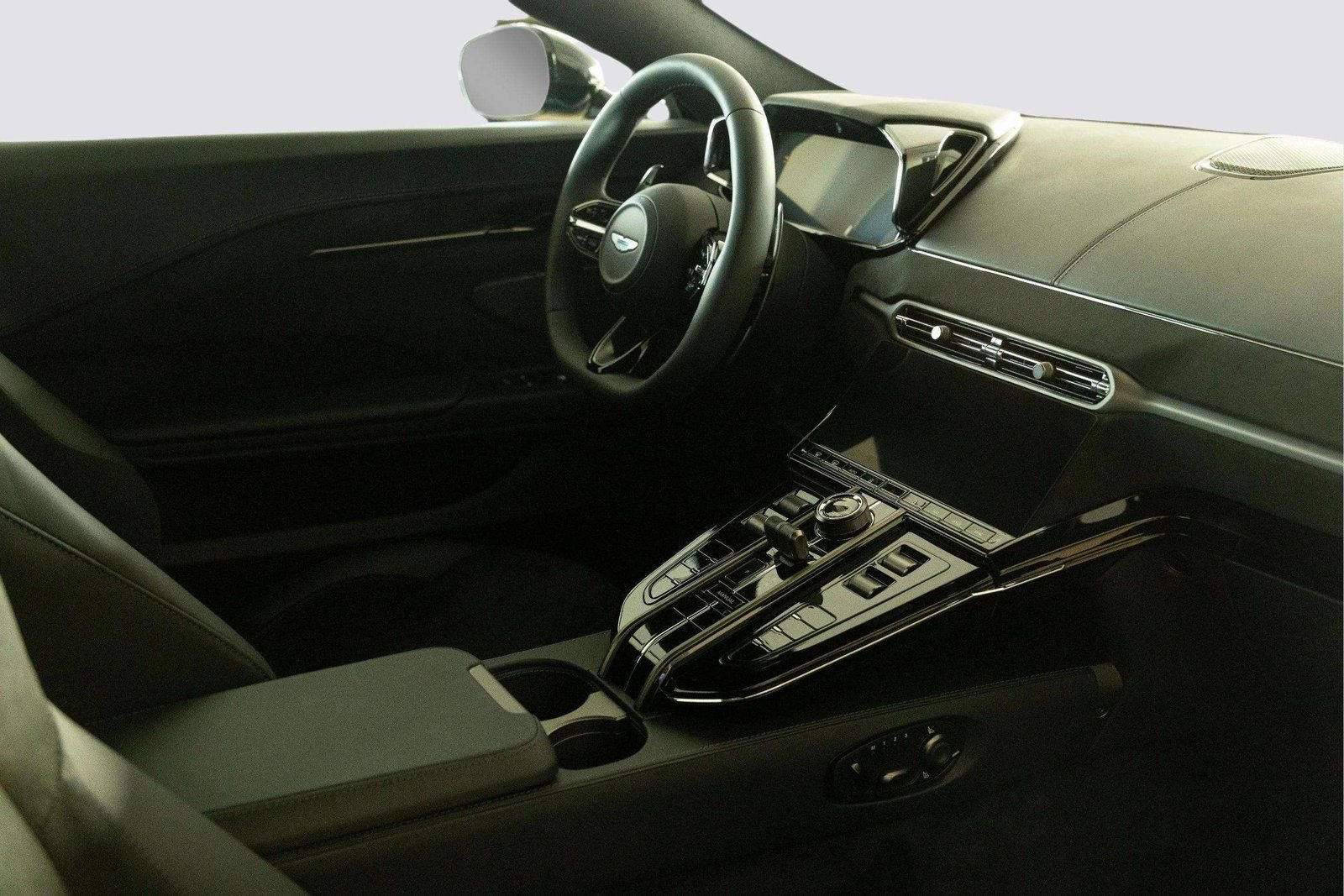 New 2026 Aston Martin V8 Vantage Coupe RWD image 37