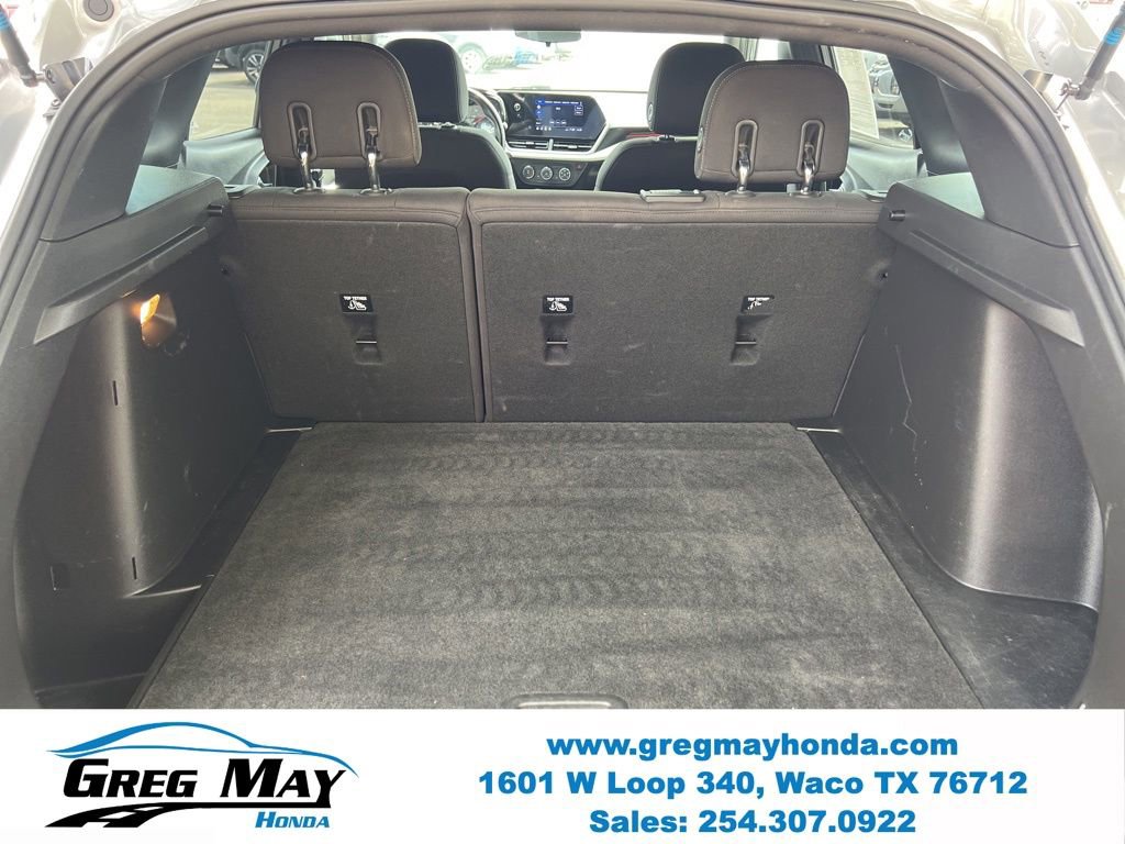 Used 2024 Chevrolet Trax RS FWD image 16