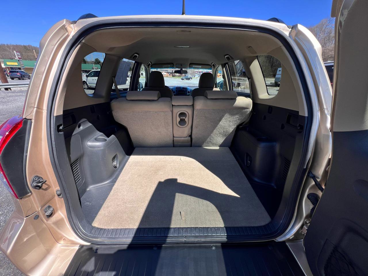 Used 2011 Toyota RAV4 4WD w/ Base L4 Extra Value Pkg image 19