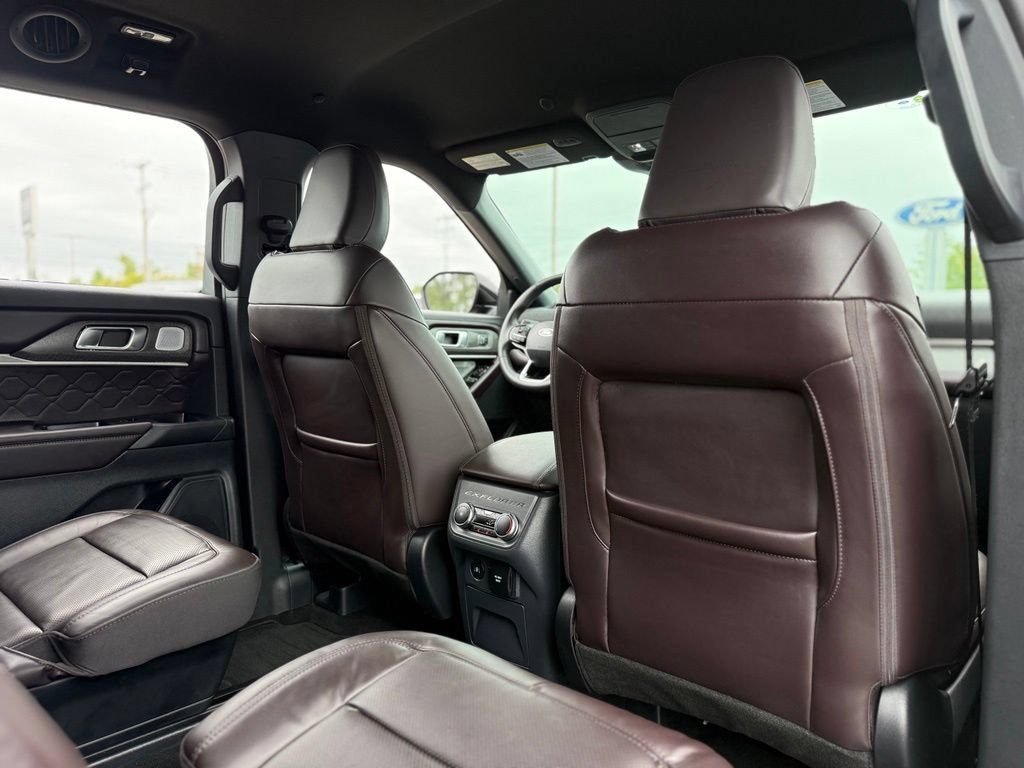 Used 2026 Ford Explorer Platinum w/ LUX Leather Package AWD/4WD image 20
