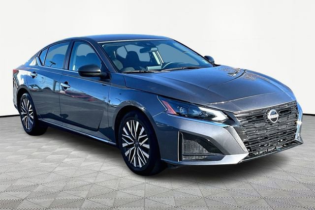 Used 2025 Nissan Altima 2.5 SV