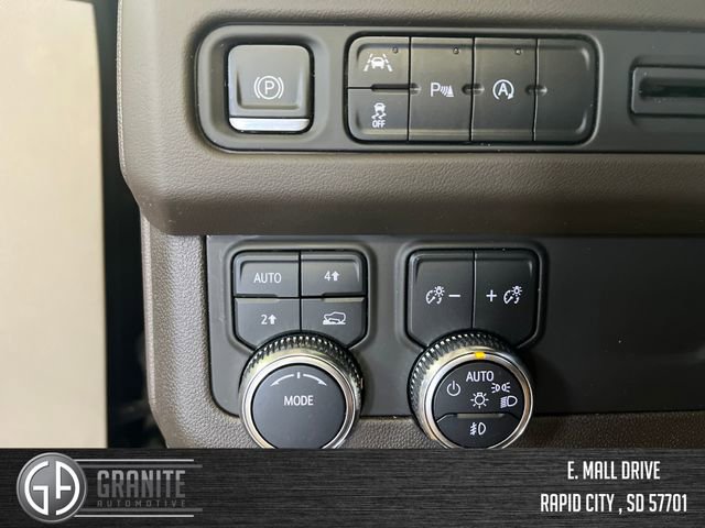 Used 2023 GMC Yukon SLT AWD/4WD image 34