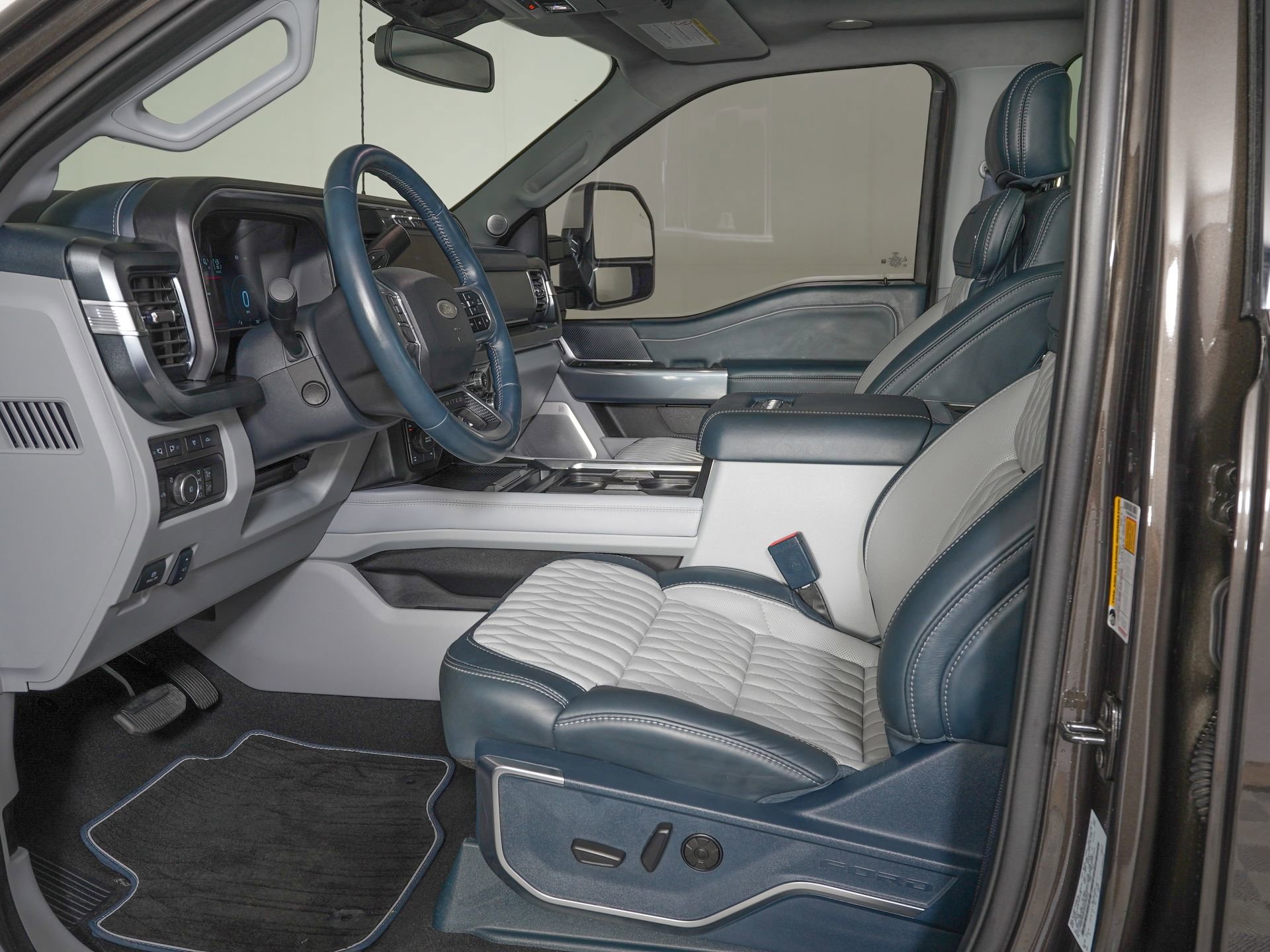 Used 2024 Ford F250 Limited w/ FX4 Off-Road Package AWD/4WD image 12