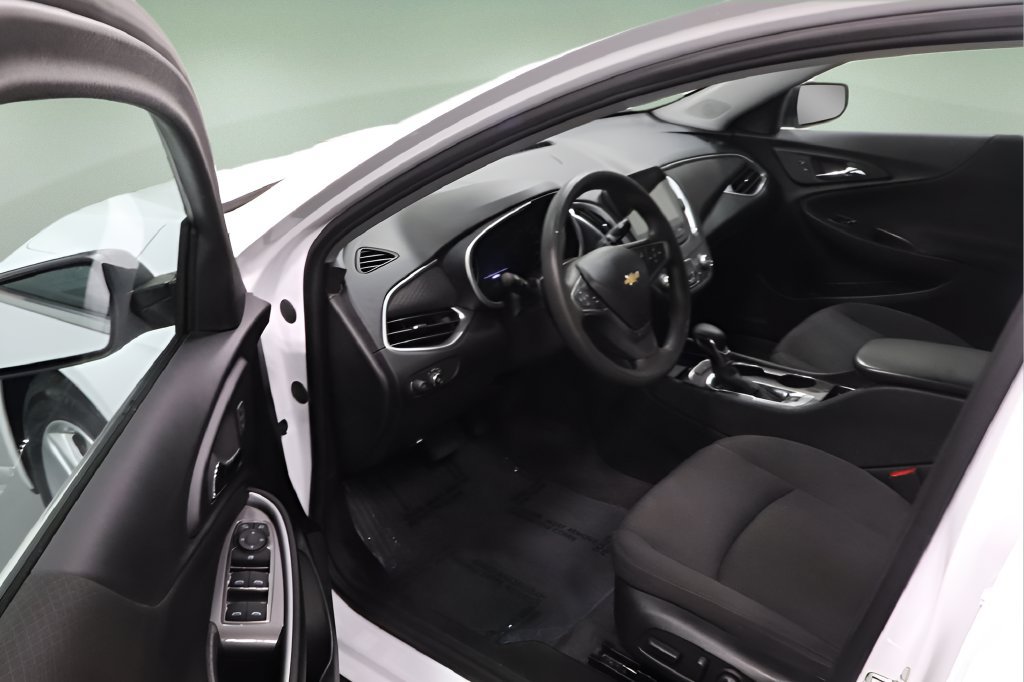 Used 2023 Chevrolet Malibu LS FWD image 8