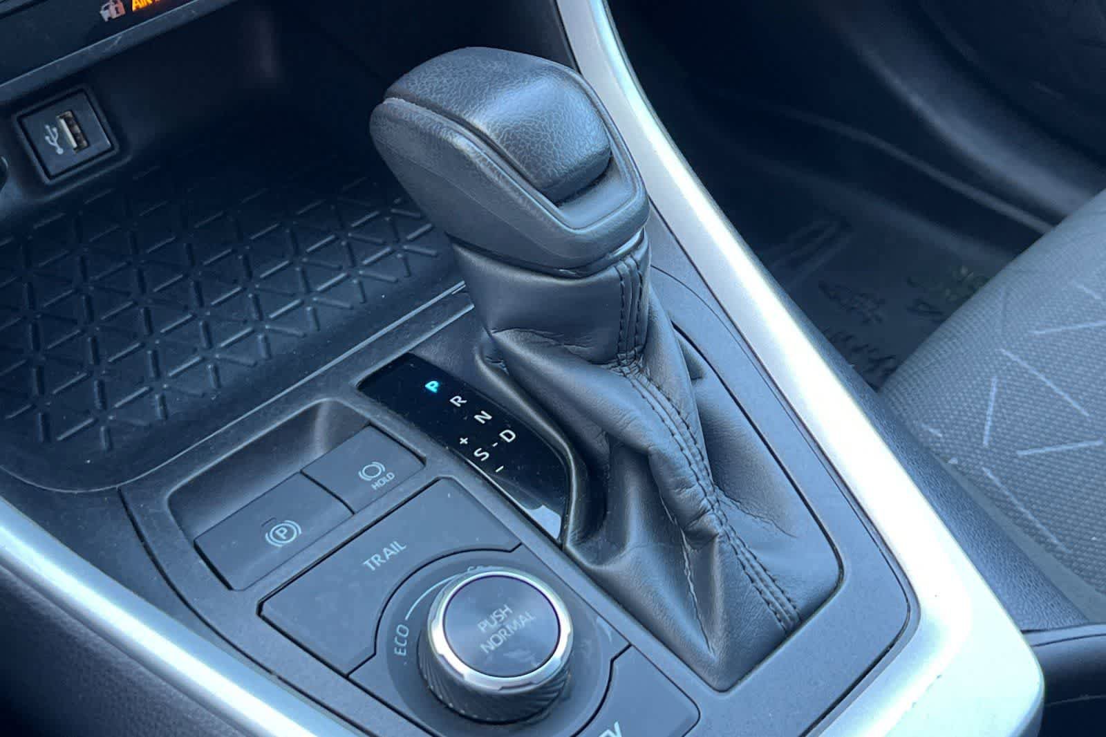 Used 2023 Toyota RAV4 AWD Hybrid image 27
