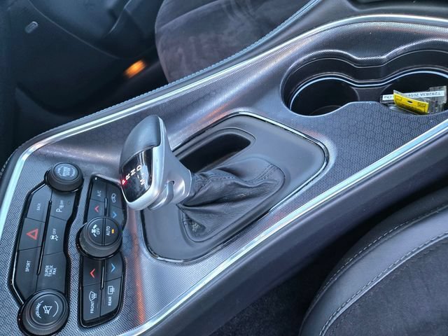 Used 2016 Dodge Challenger R/T Scat Pack w/ Leather Interior Group RWD image 16