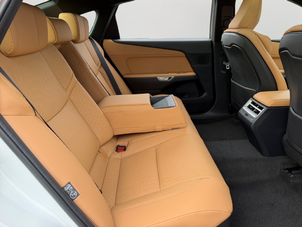 New 2026 Lexus ES 350h AWD image 8