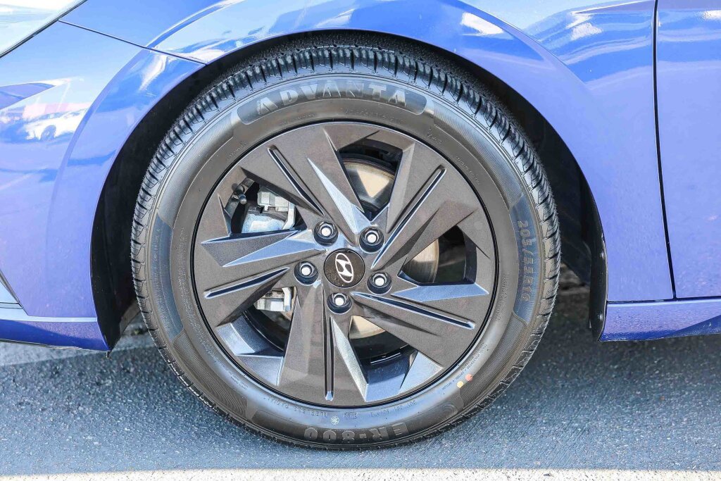 Used 2021 Hyundai Elantra SEL image 29