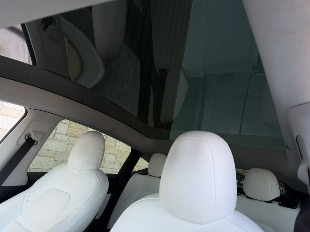 Used 2021 Tesla Model Y Long Range AWD/4WD image 22