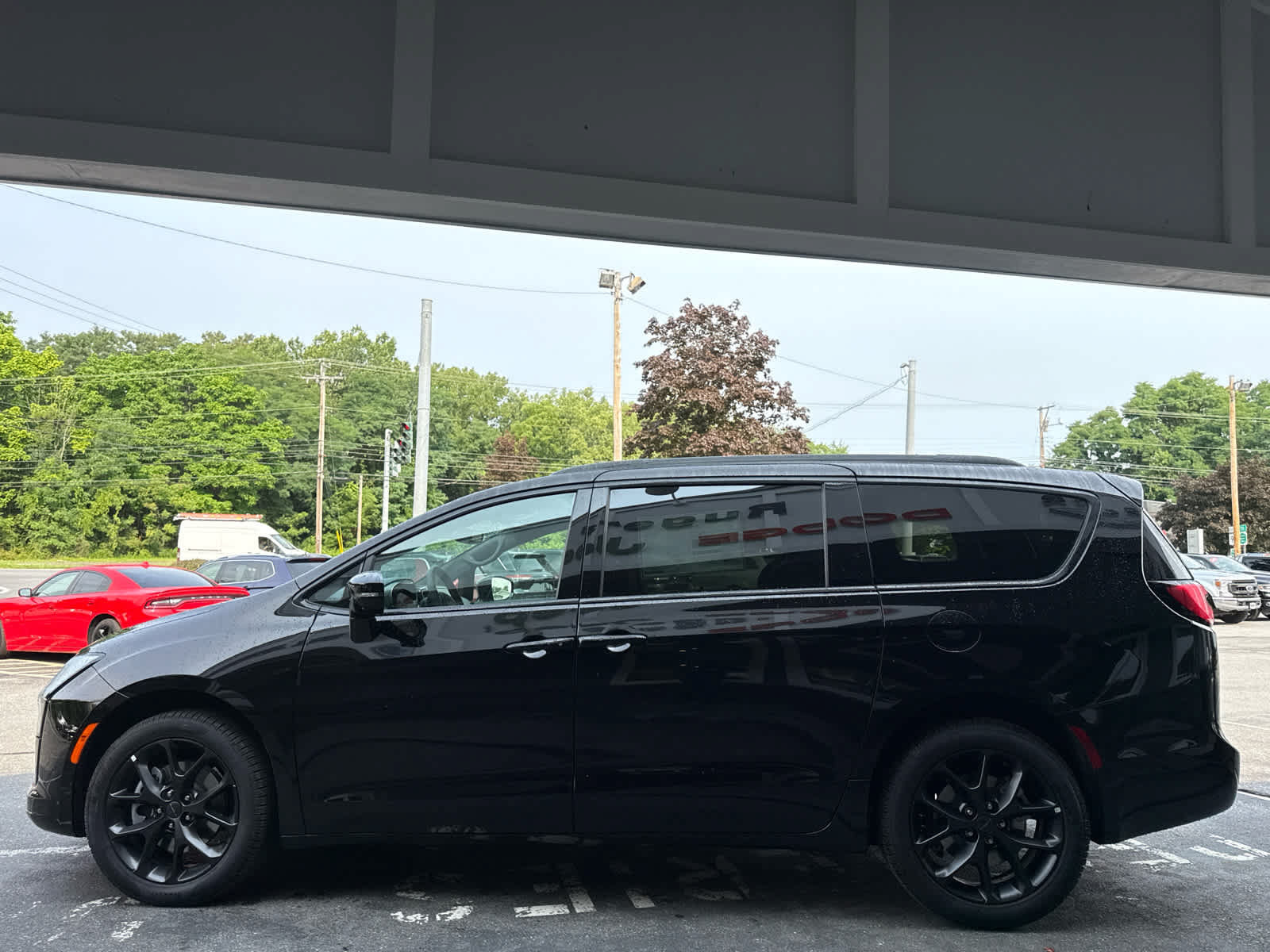 New 2027 Chrysler Pacifica Limited AWD/4WD image 5