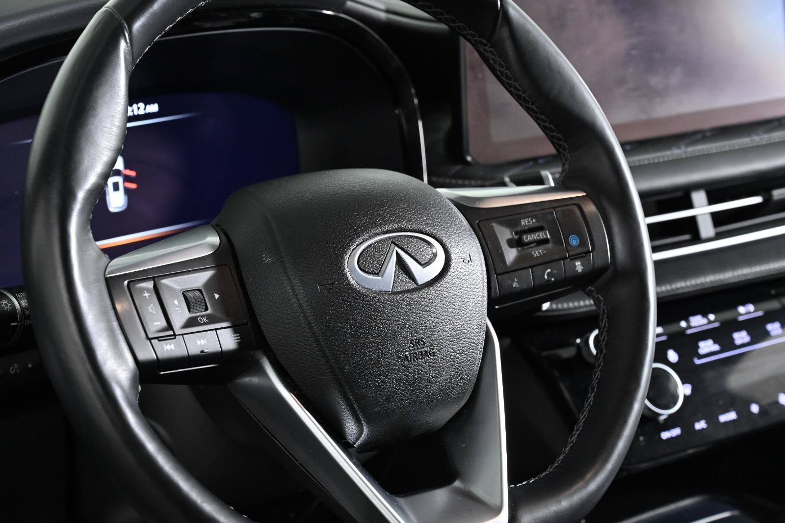 Used 2023 INFINITI QX60 Autograph w/ Cargo Package AWD/4WD image 10