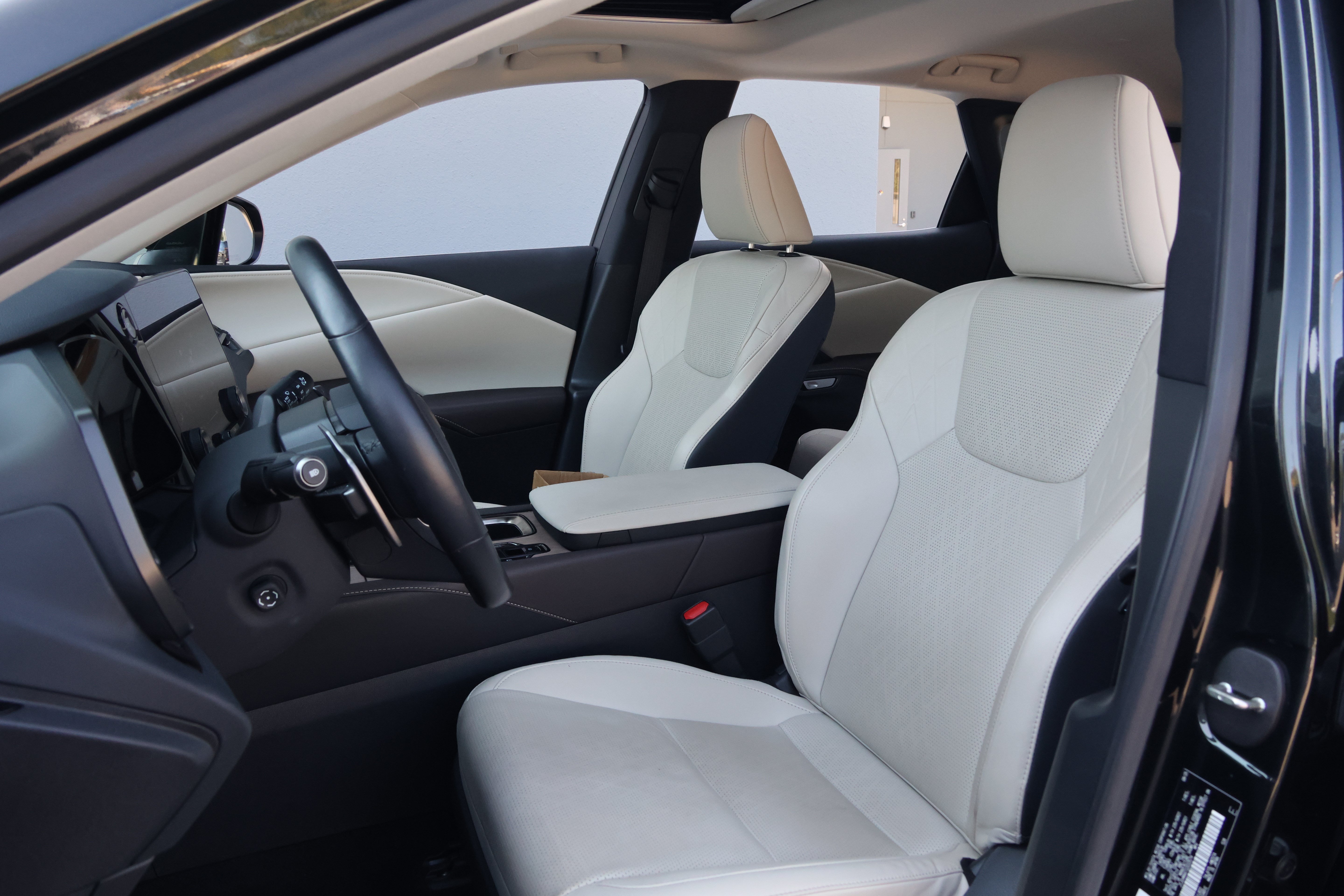 Certified 2025 Lexus RX 350 Premium Plus w/ Accessory Package (Z1) FWD image 34