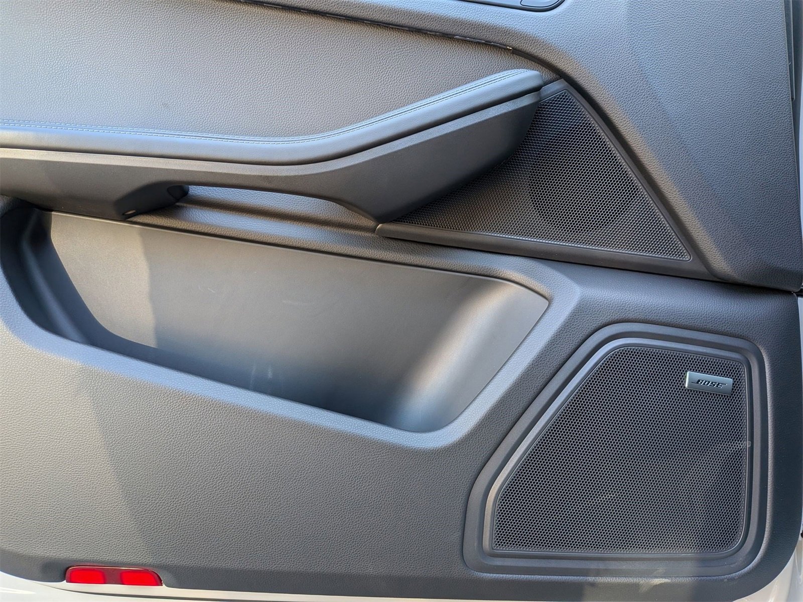 New 2025 Porsche Macan image 13