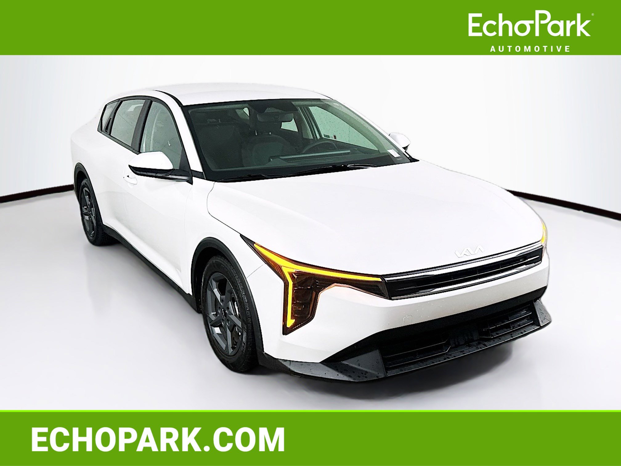 Used 2025 Kia K4 LXS image 1