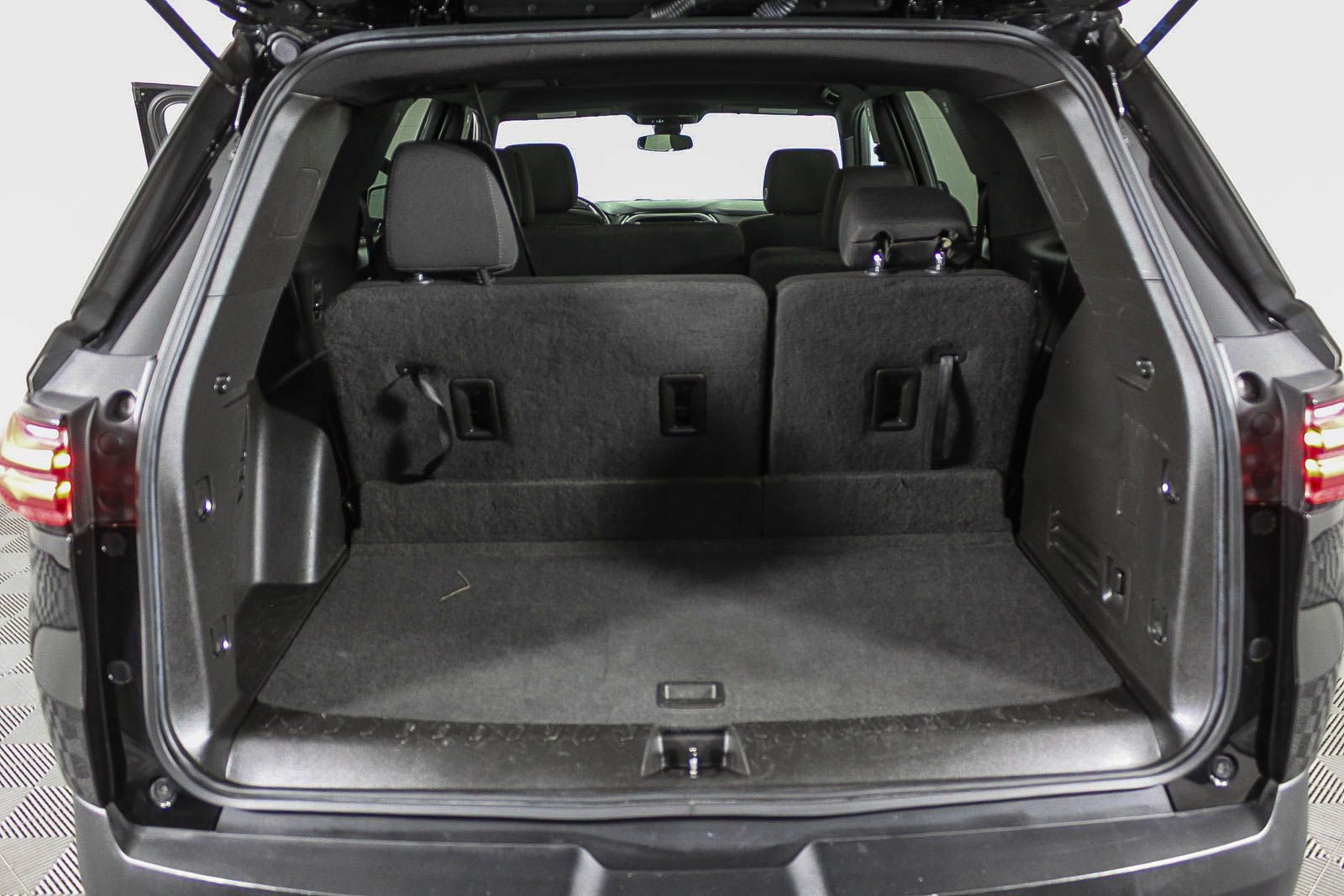 Used 2023 Chevrolet Traverse LT image 27