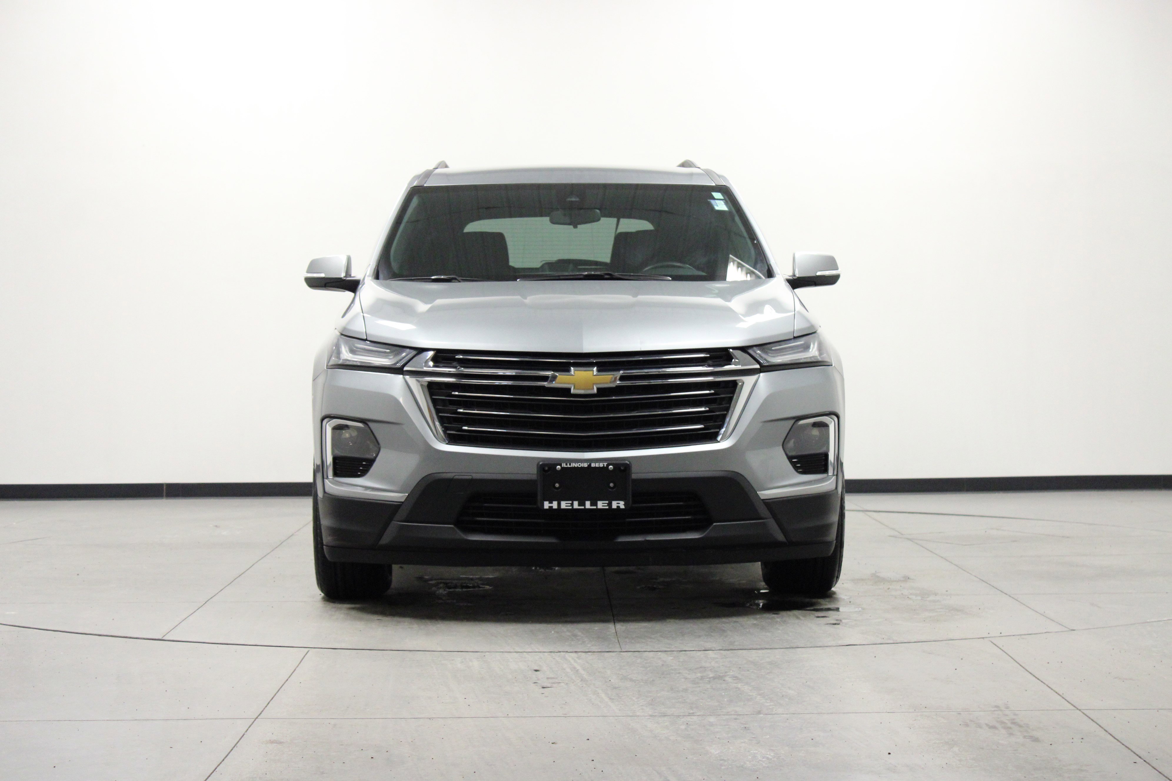 Used 2023 Chevrolet Traverse LT image 9