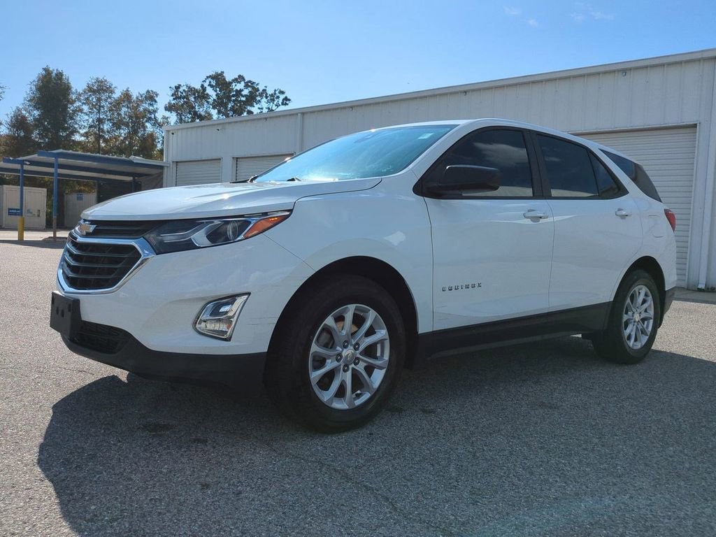 Used 2020 Chevrolet Equinox LS image 2