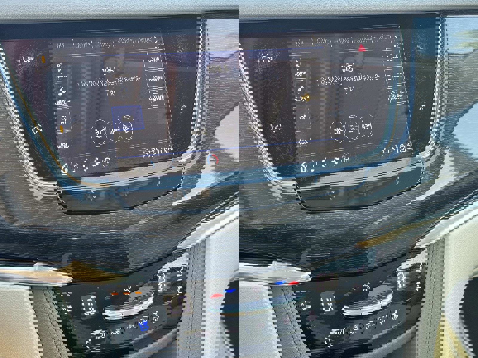 Used 2021 Cadillac XT6 Premium Luxury image 27