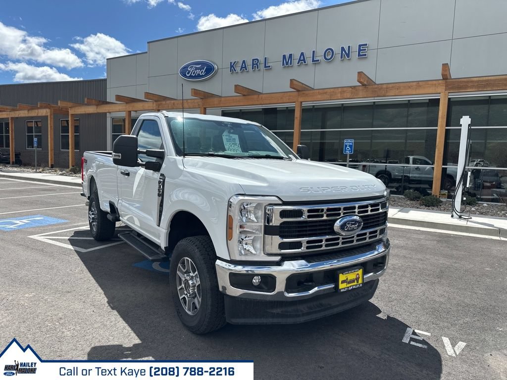 New 2025 Ford F350 XLT