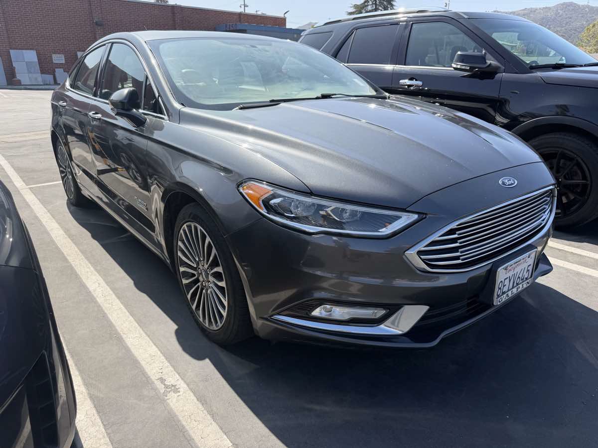 Used 2018 Ford Fusion Energi Titanium FWD image 2